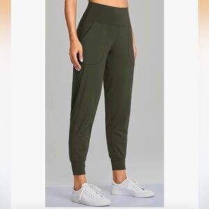 Oalka dark olive high waisted joggers